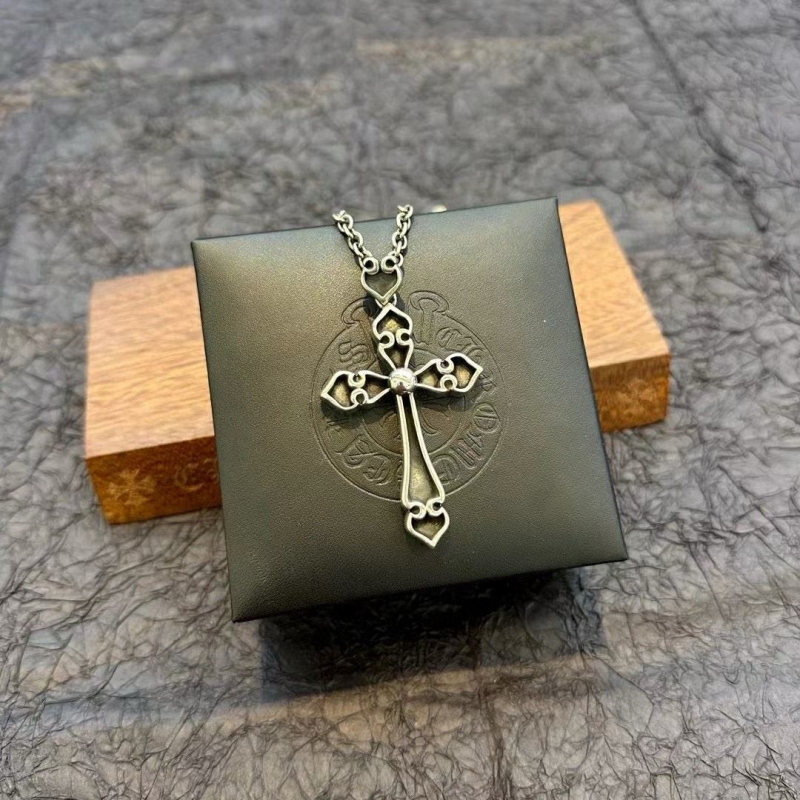 Ch**me He**ts necklaces